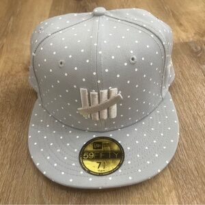 Undefeated new Era Grey Polka Dot. 59 Fifty Size 7 1/2 Hat